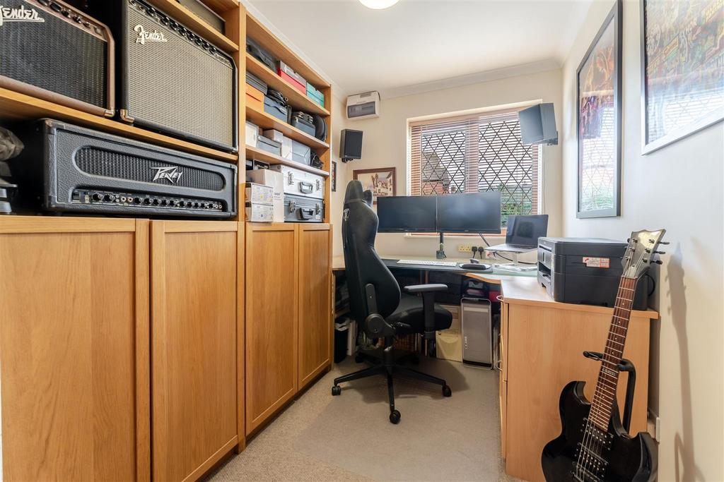 37 North End Road, Yatton 27.jpg