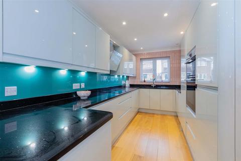 3 bedroom detached house for sale, Lillibrooke Crescent, Maidenhead