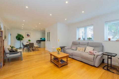 3 bedroom detached house for sale, Lillibrooke Crescent, Maidenhead