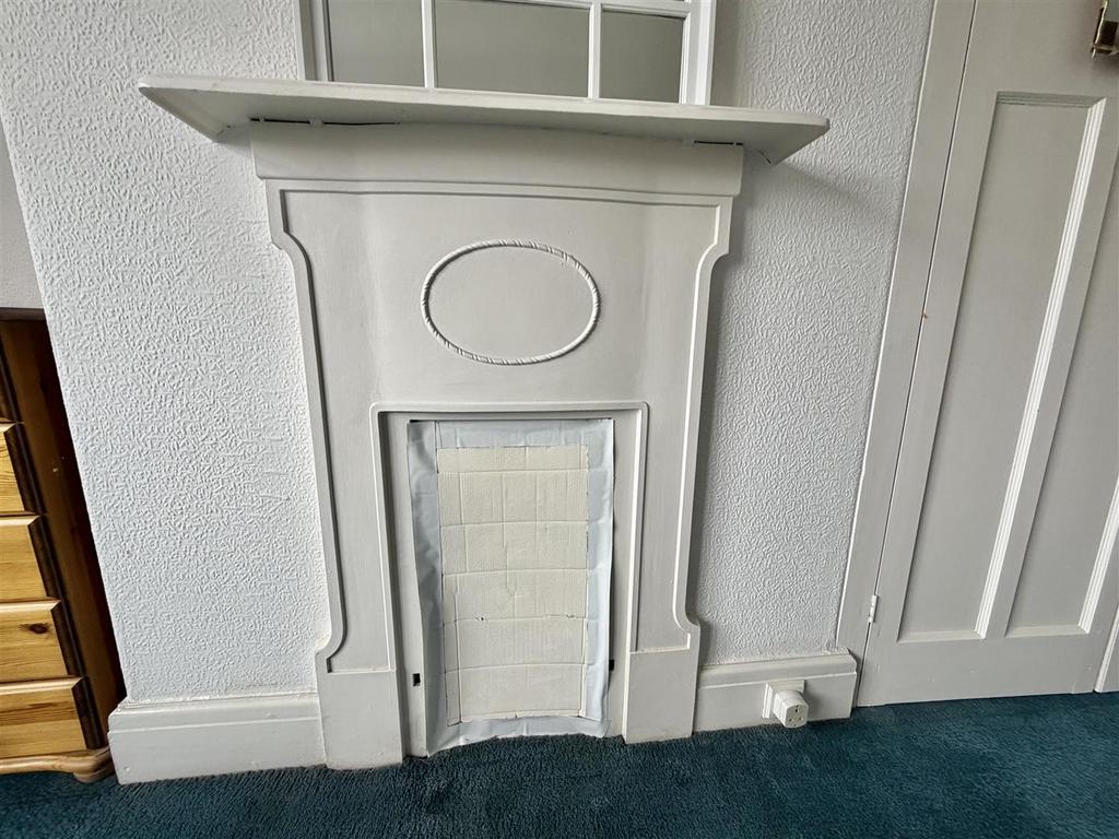 Bed 2 Fireplace Feature