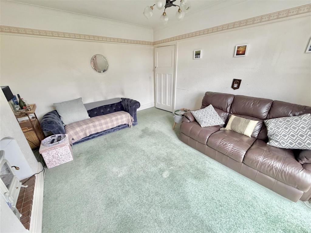 Lounge 2