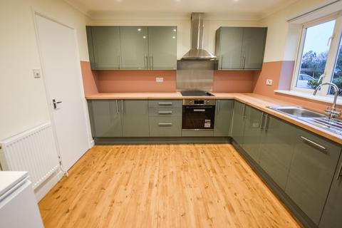 4 bedroom detached bungalow to rent, Boughton