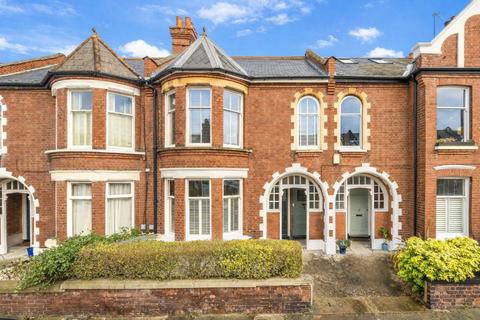 2 bedroom flat for sale, Fieldhouse Road, London SW12