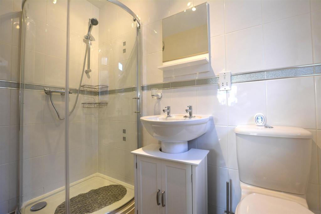 Ensuite.JPG