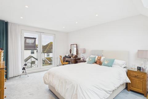 4 bedroom house for sale, Reading Road, Brighton