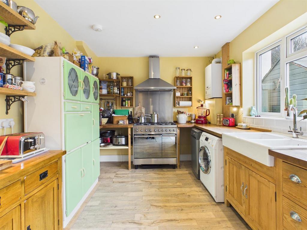 Kitchen Area Shot 2