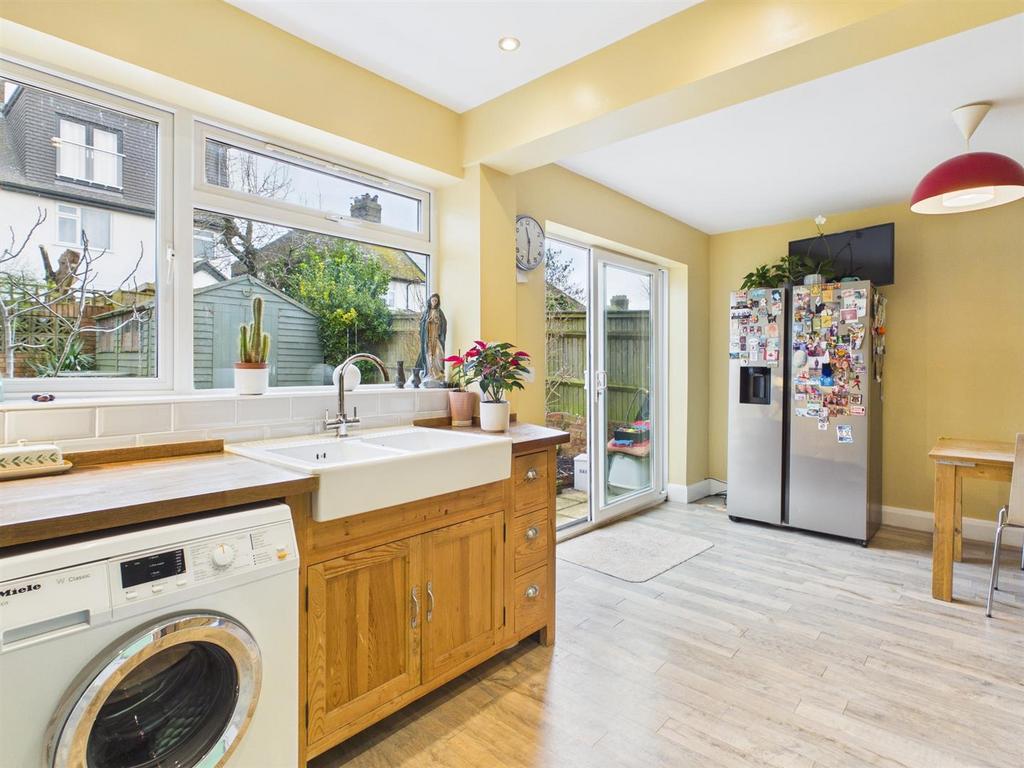 Kitchen Alt view