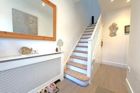3 bedroom terraced house for sale, Springfield Drive, Ilford, Essex, IG2