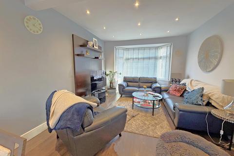 3 bedroom terraced house for sale, Springfield Drive, Ilford, Essex, IG2