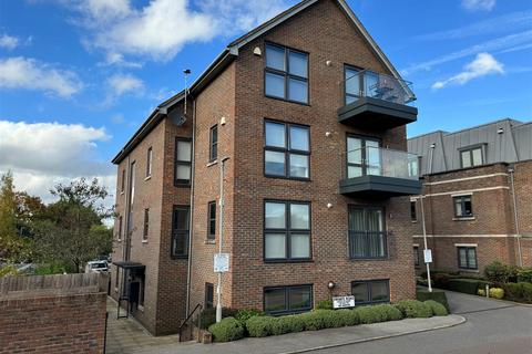 2 bedroom flat for sale, Aspen Place, Bushey WD23