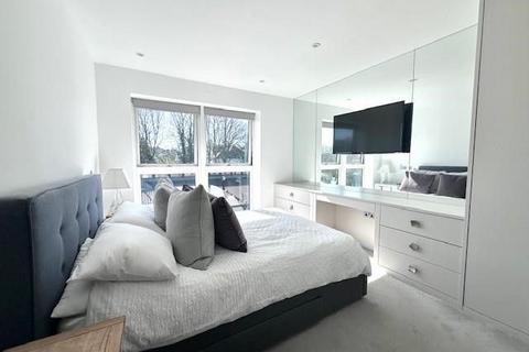 2 bedroom flat for sale, Aspen Place, Bushey WD23