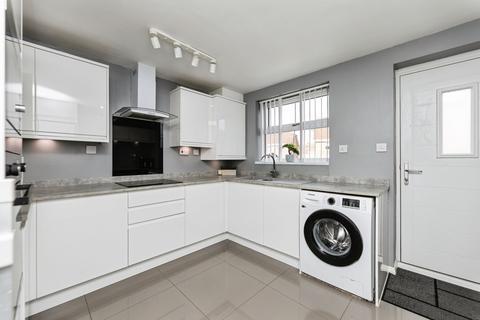 2 bedroom townhouse for sale, The Courtyard, Pontefract, WF8