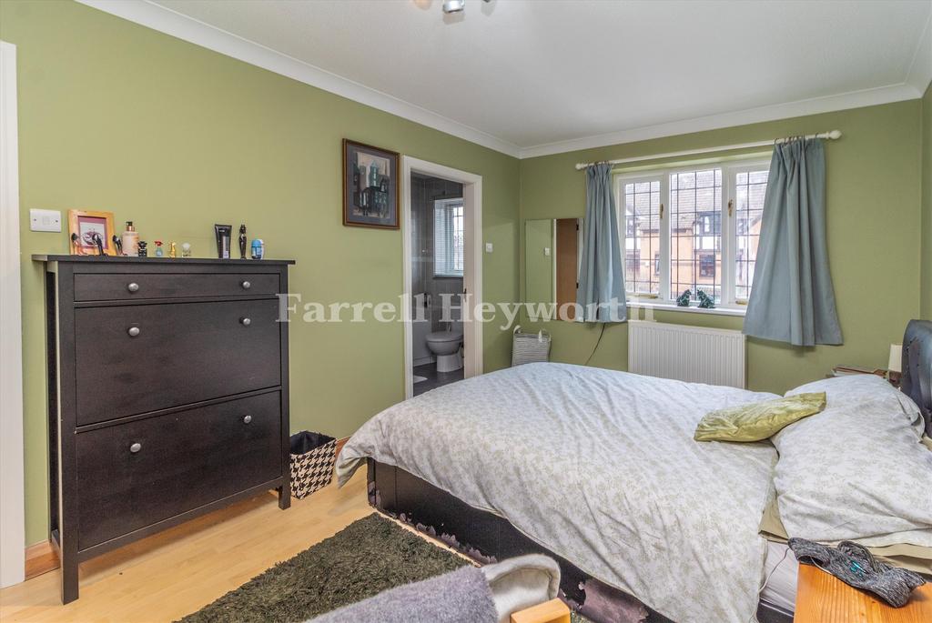 Bedroom 1 image 2