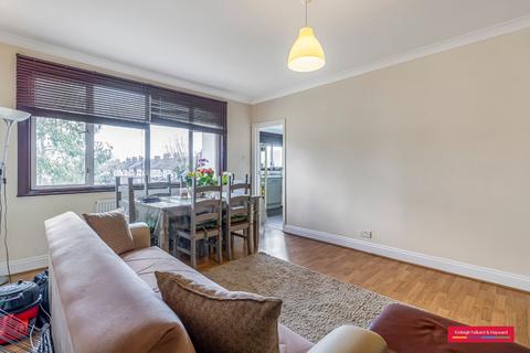 3 bedroom property to rent, Powys Lane, Palmers Green, London, N13