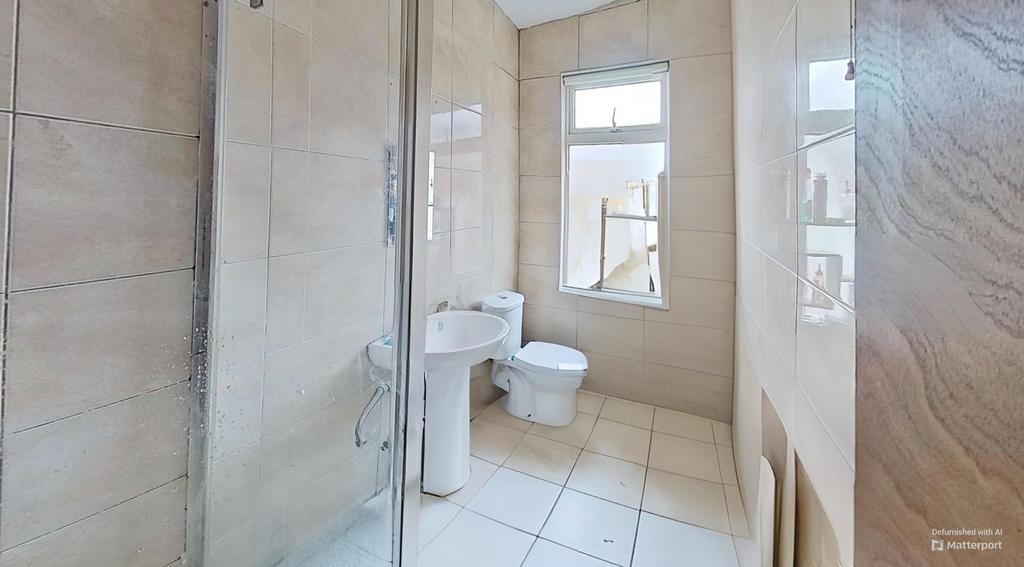 54-manor-drive-bathroom-1.jpg