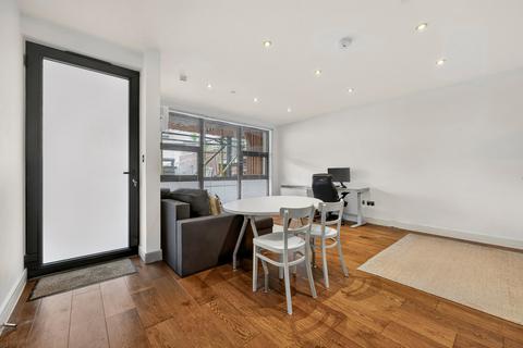 1 bedroom flat for sale, Carmine Wharf, 30 Copenhagen Place, London