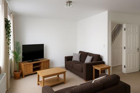 4 bedroom terraced house to rent, Alice Bell Close, Cambridge, CB4