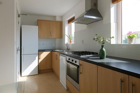 4 bedroom terraced house to rent, Alice Bell Close, Cambridge, CB4