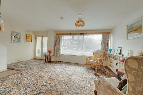 3 bedroom terraced house for sale, Queens Crescent, Burgess Hill, RH15
