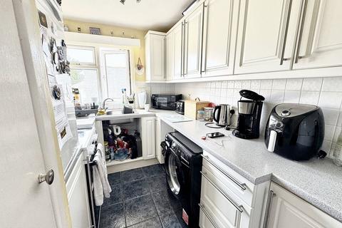 2 bedroom flat for sale, Carteret Court, Bagatelle Road JE2