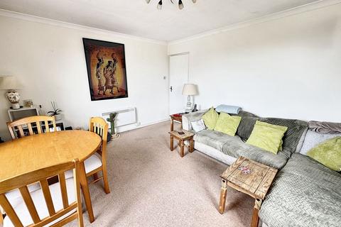 2 bedroom flat for sale, Carteret Court, Bagatelle Road JE2