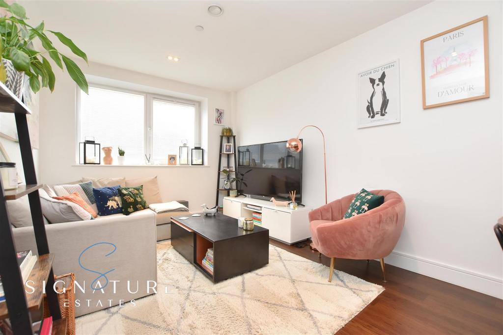 Living Room 1 (26).jpg