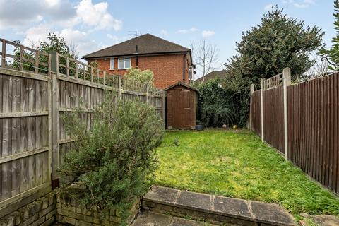 2 bedroom cottage for sale, Chase Road, London