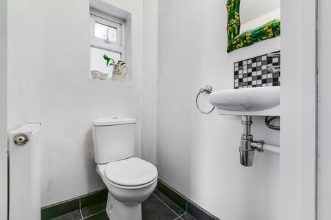 2 bedroom flat for sale, Chiswick High Road, London