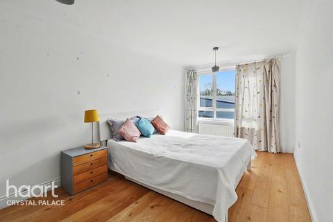 2 bedroom flat for sale, Anerley Station Road, LONDON
