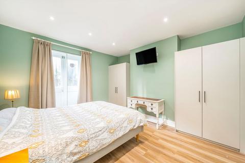 2 bedroom flat for sale, Prince Of Wales Road, London NW5