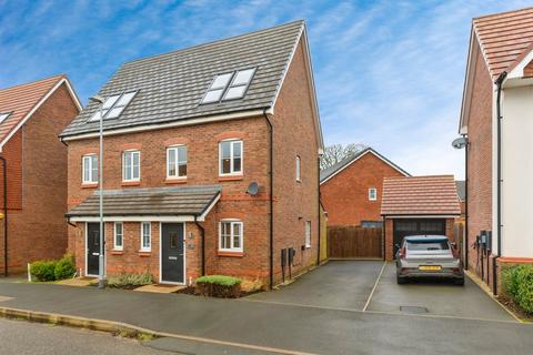 Queen Eleanor Avenue, Grantham