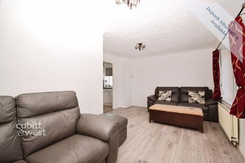 2 bedroom maisonette to rent, Kelvin Gardens Croydon CR0