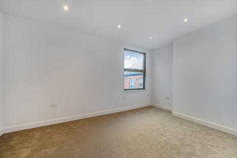 3 bedroom apartment to rent, Cricklewood Broadway, London, NW2
