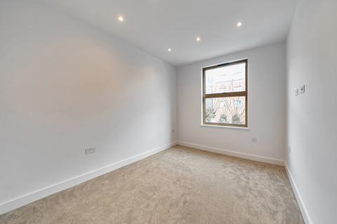 3 bedroom apartment to rent, Cricklewood Broadway, London, NW2