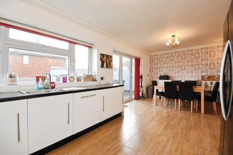 4 bedroom semi-detached house for sale, Karen Close, Brentwood