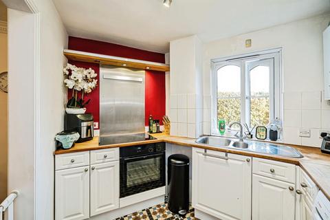 2 bedroom ground floor flat for sale, Windsor Lane, Burnham, Slough