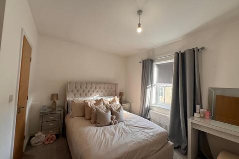 2 bedroom flat for sale, Sycamore Avenue, Bingley BD16