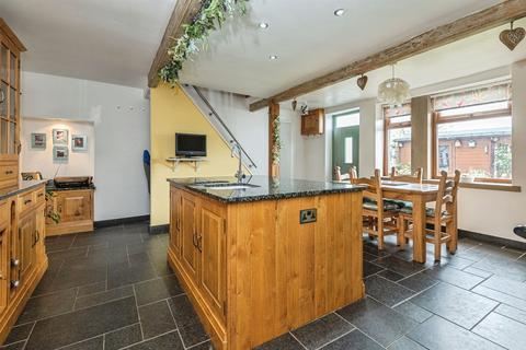 1 bedroom character property for sale, Helme, Meltham, Holmfirth