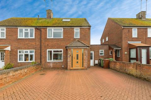 undefined, Queens Close, Thame