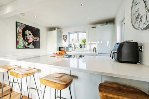 4 bedroom detached house for sale, St Andrews Drive, Seaford