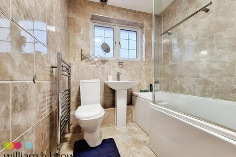 5 bedroom detached house for sale, Victory Close, Chafford Hundred, Grays