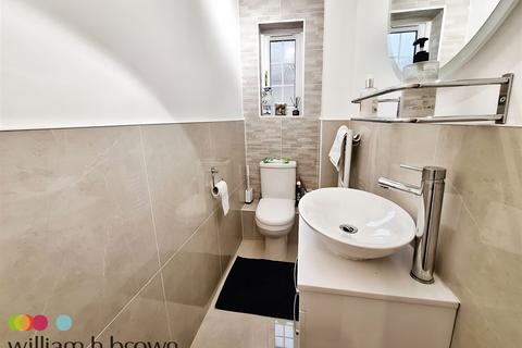 5 bedroom detached house for sale, Victory Close, Chafford Hundred, Grays
