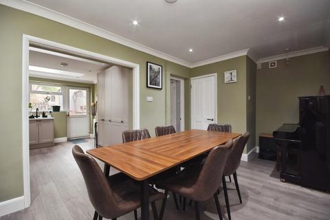 3 bedroom end of terrace house for sale, Harvey Street, HALSTEAD