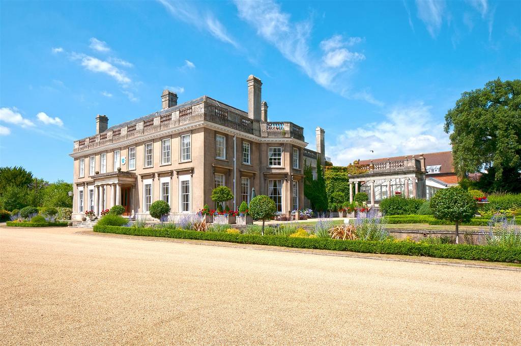 16 Douces Manor22.jpg