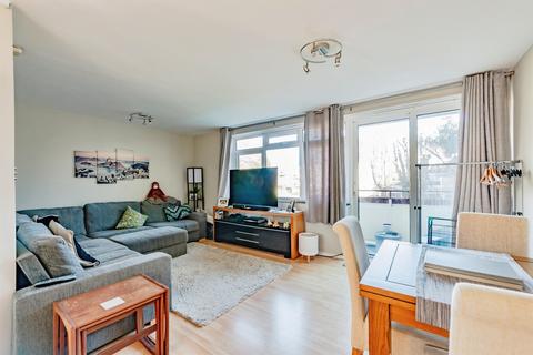 2 bedroom flat for sale, Ifield Drive, Crawley