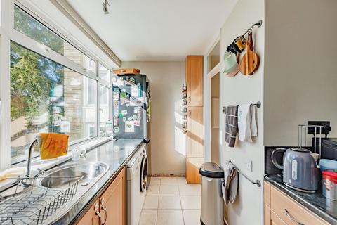 2 bedroom flat for sale, Ifield Drive, Crawley