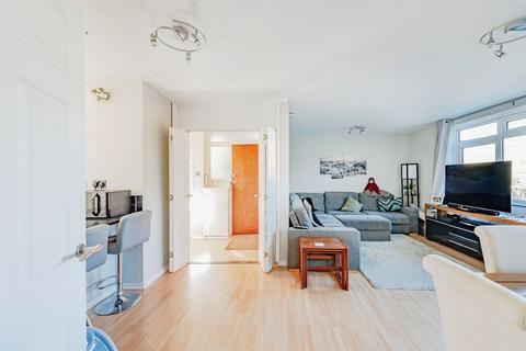 2 bedroom flat for sale, Ifield Drive, Crawley