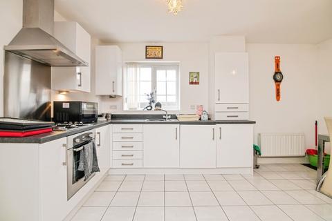 2 bedroom flat for sale, Donnington Court, Dudley