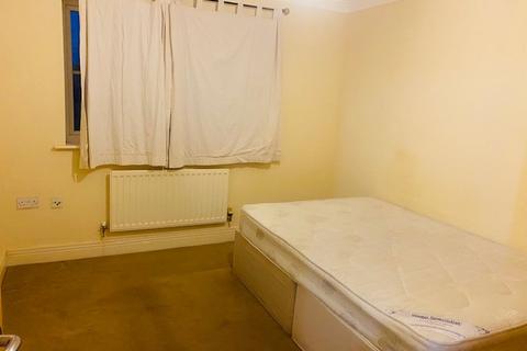 2 bedroom flat to rent, Forsythia Court, Harrow HA1