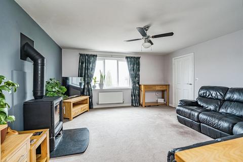 4 bedroom detached house for sale, Taper Close, Kingswinford